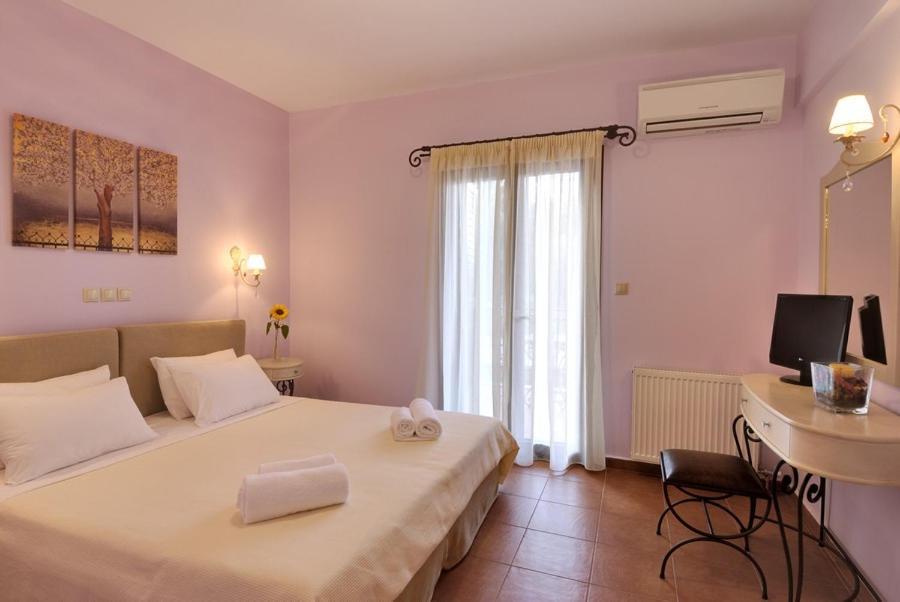 Byzantinon Hotel Leonídion Extérieur photo