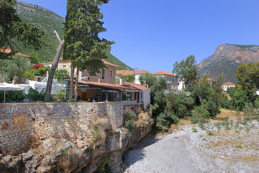 Byzantinon Hotel Leonídion Extérieur photo