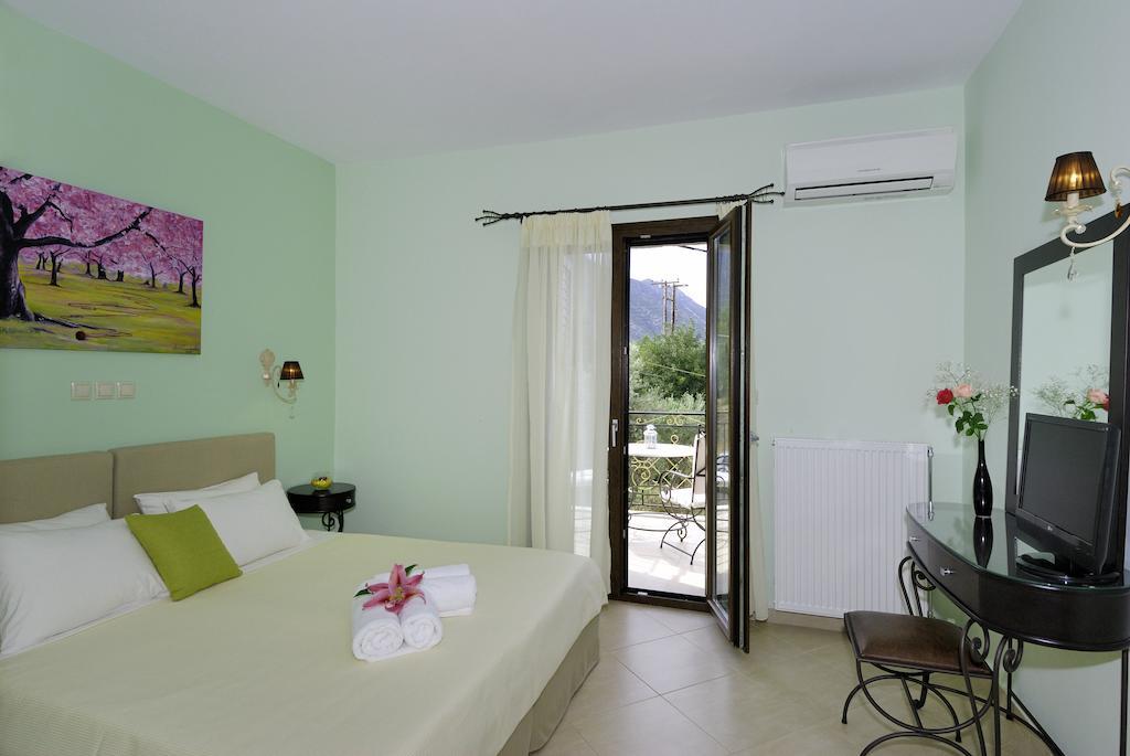 Byzantinon Hotel Leonídion Extérieur photo