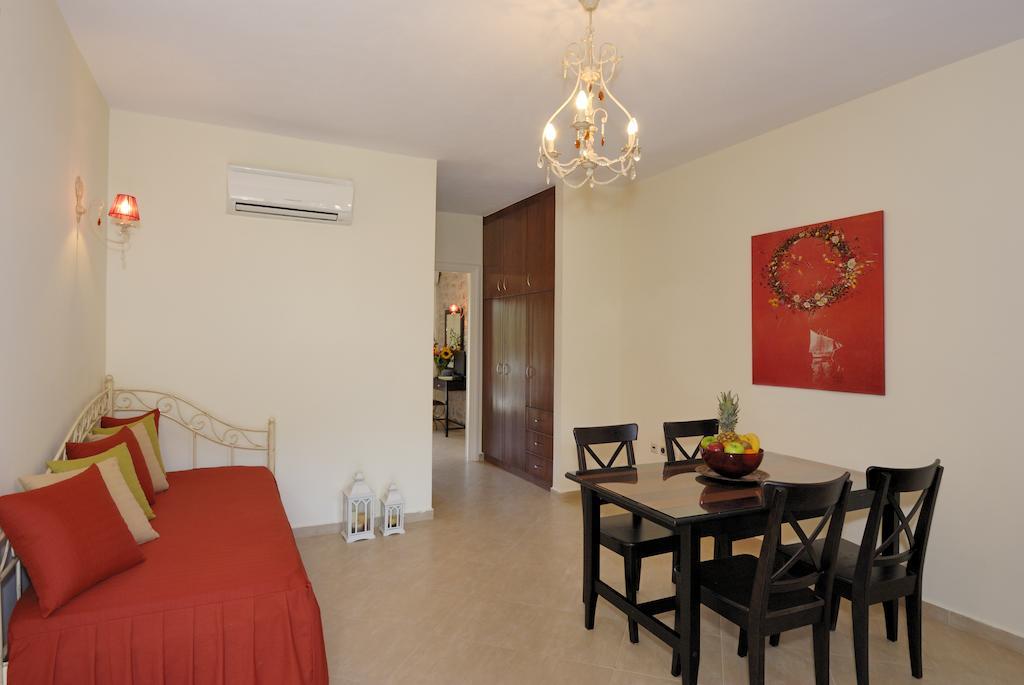 Byzantinon Hotel Leonídion Extérieur photo